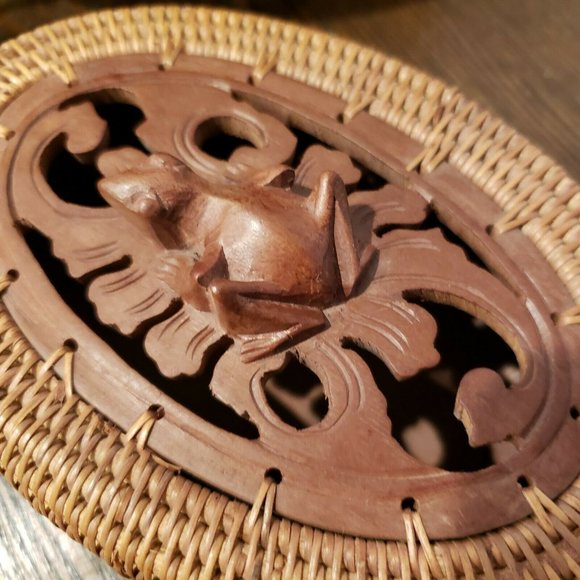 Vintage Indonesia Lombok Wood Rattan Carved Frog Lidded Basket Trinket Box 6" - Picture 8 of 9